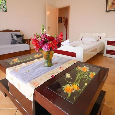 Apartments Vila Roboci Σαράντα Εξωτερικό φωτογραφία