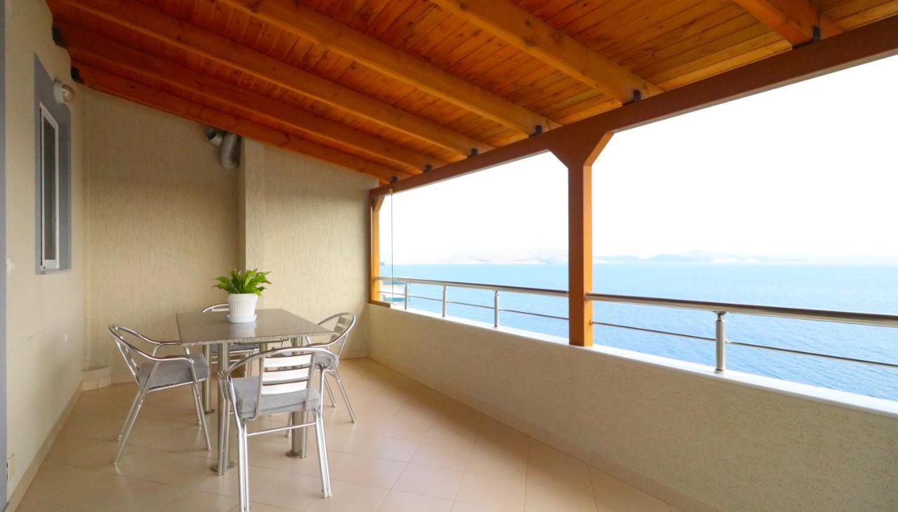 Apartments Vila Roboci Σαράντα Εξωτερικό φωτογραφία