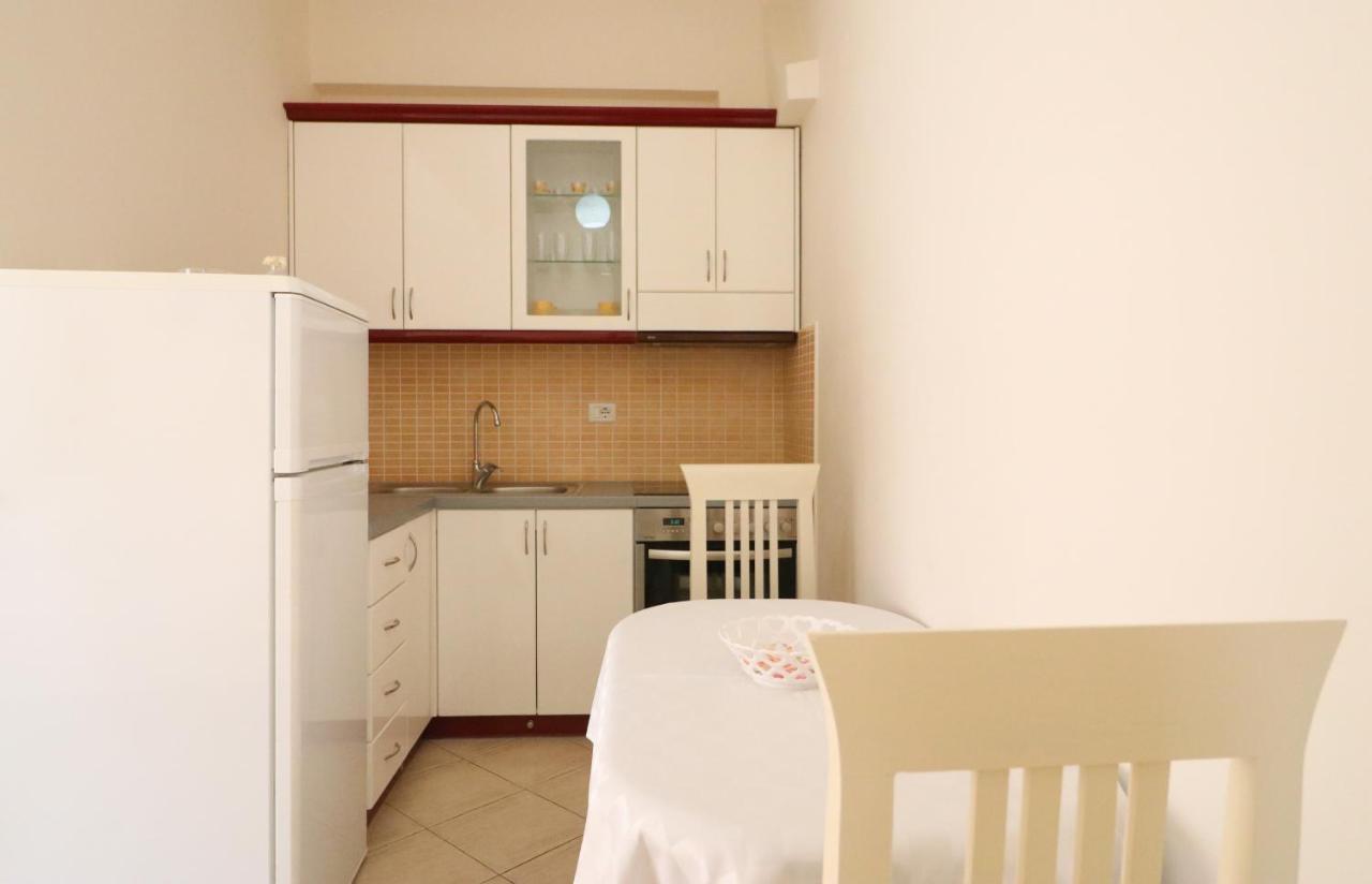 Apartments Vila Roboci Σαράντα Εξωτερικό φωτογραφία