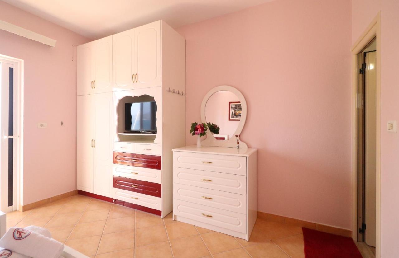 Apartments Vila Roboci Σαράντα Εξωτερικό φωτογραφία